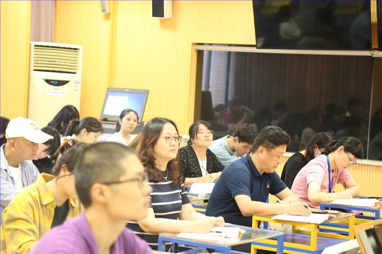 点击看大图 聆听报告1.JPG